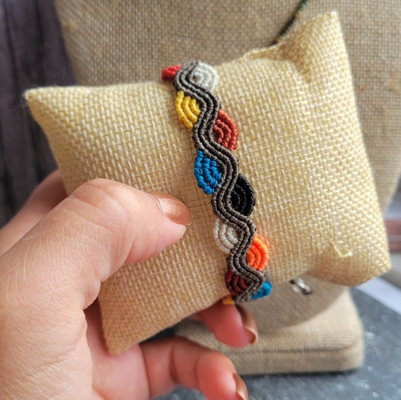 Earth Art hand crafted artisan Jewelry - Earth Art Hand Crafted Artisan Multicolor Bracelet